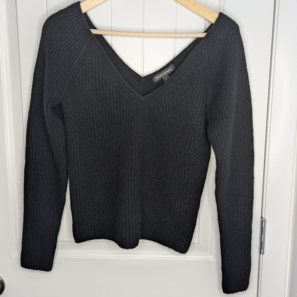 NWT Banana Republic wool blend sweater wide ribbed deep vneck size sm - Picture 3 of 15